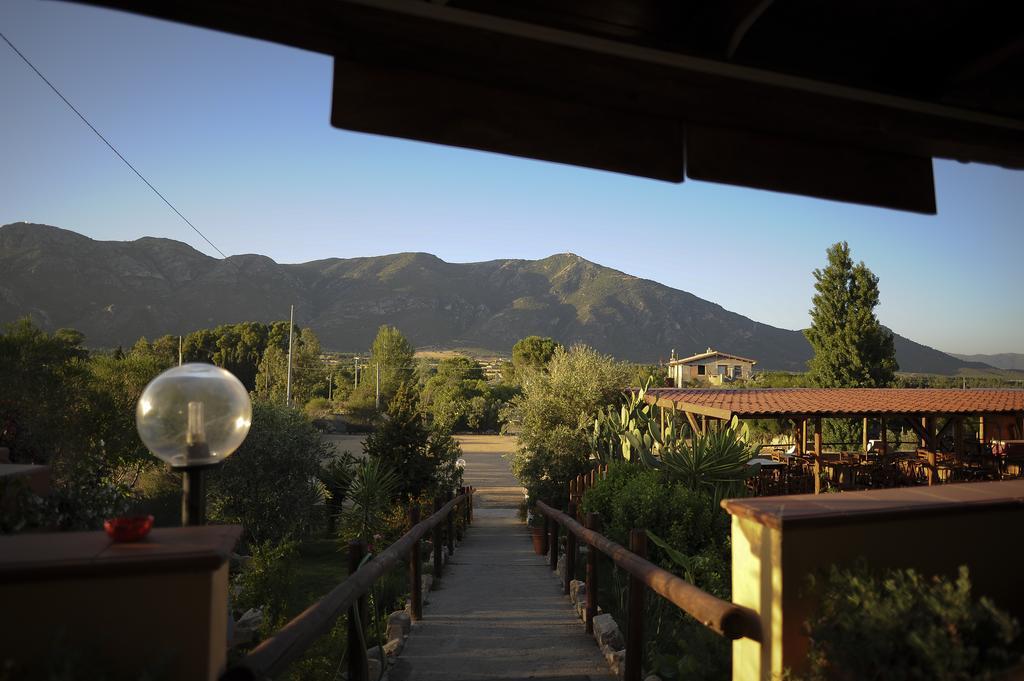 S'Arriali Ranch Guest House Iglesias Exterior photo